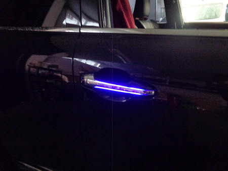 ハリアー　埼玉県　ドアハンドルラインＬＥＤ取付　ブルー