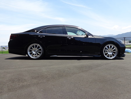 クラウン　車高調取付４