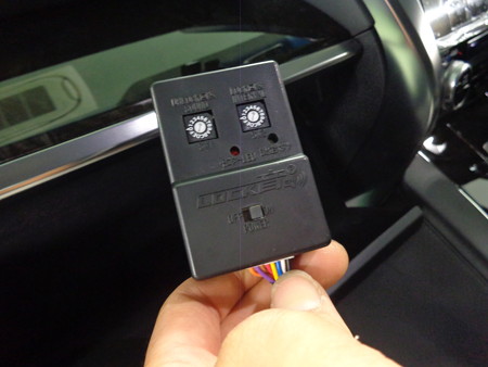 アルファード３０　ロック音取付