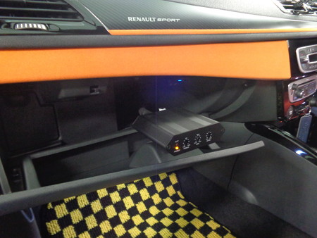 メガーヌ　岐阜県　レイヤードサウンド取付　アンプ