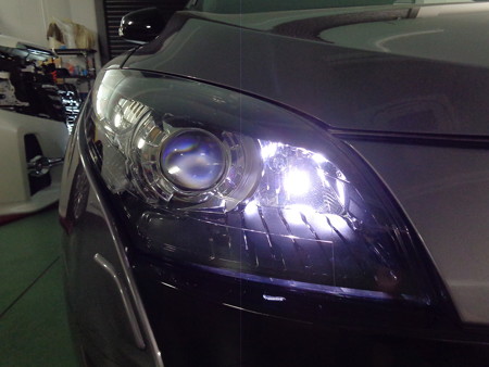 メガーヌ　岐阜県　純正スモールをヘッドライト内へ変更