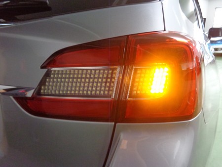 レヴォーグ　テールＬＥＤバージョン３取付　流星ウインカー５