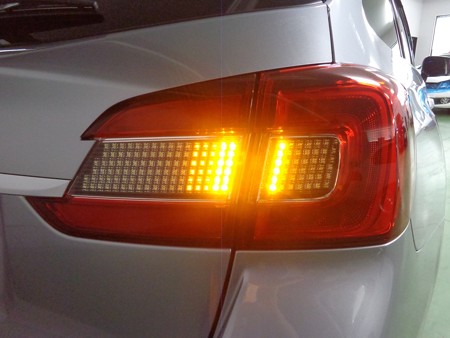 レヴォーグ　テールＬＥＤバージョン３取付　流星ウインカー4