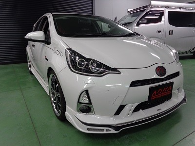 トヨタＡＱＵＡ　埼玉県　光るクルコンレバー加工　スモークフィルム施工　ブレーキパッド交換