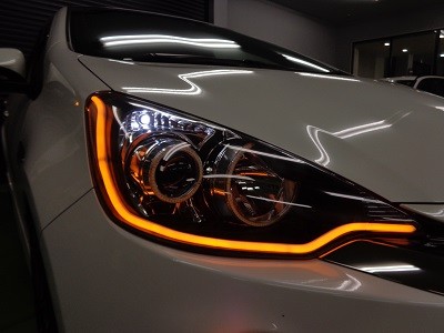 トヨタＡＱＵＡ　新潟県　ＮＥＷアウディ風ＬＥＤ　オレンジ