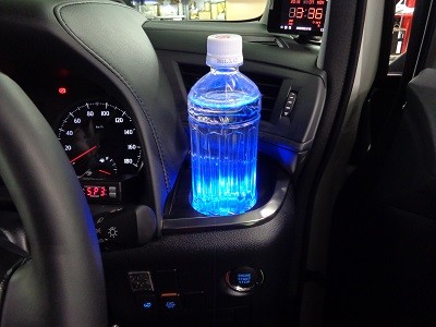 ヴェルファイア３０系　神奈川県　ドリンクホルダーＬＥＤ取付
