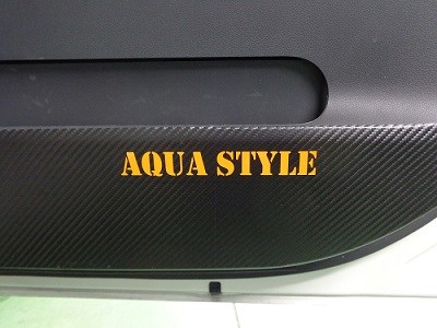 タント　ドアパネル傷防止シート　ＡＱＵＡＳＴＹＬＥロゴ　ロゴカラーオレンジ