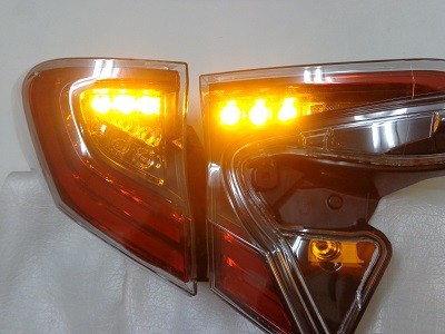 Ｃ－ＨＲ　テールＬＥＤ加工　ウインカー流星加工