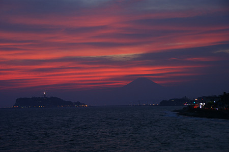茜色に染まる空と富士山!(20100911)