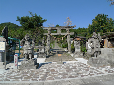 都甲八幡社仁王像(1)-2