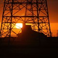 帰り道の夕陽と鉄塔（1）