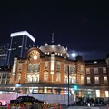Photos: 東京駅と満月