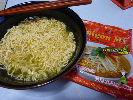 ベトナム　サイゴンラーメン（レモングラス風味）ピリ辛