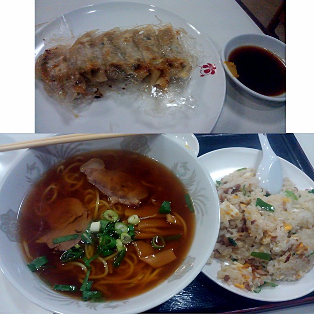 昨日の夜飯 岡山市北区今保の 中華料理 幸香 ラーメン定食 ラーメン やきめし ７５０円と ぎょうざ ６こ ラーメンは初めて食べたけど 懐かしの中華料理屋系 スープ 写真共有サイト フォト蔵