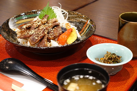 氷見牛ステーキ丼(北陸道【上り】・有磯海SA)