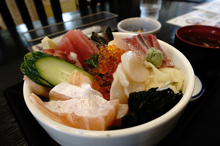 琥珀丼(道の駅・くじ【岩手】)