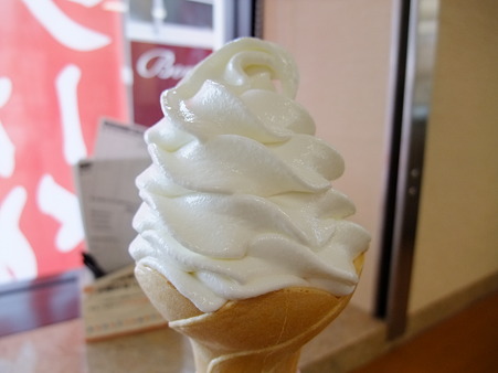 白樺高原ソフトクリーム(長野道【下り】・みどり湖PA)