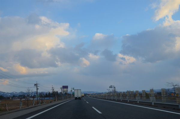 青空を見ながら関越自動車道を南下