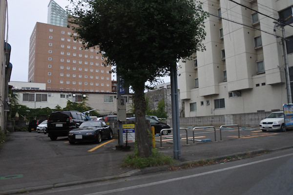 翌朝(19日)はロードスターをホテルの駐車場に残して 翌朝(19日)はロードスターをホテルの駐車場に残して