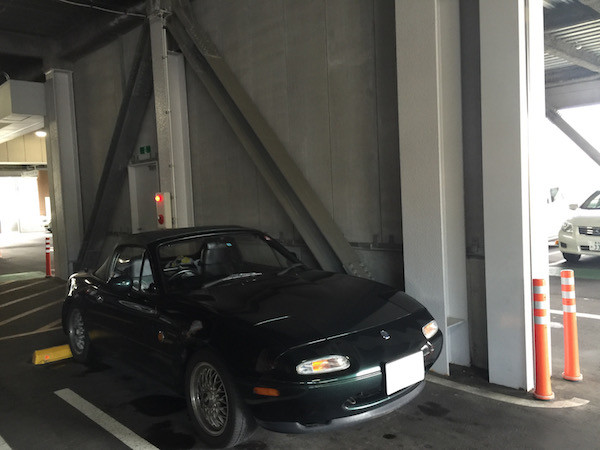 ロードスターを新青森の駐車場に停めて