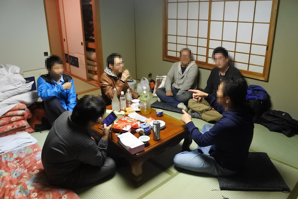 若い人ばかりの部屋での３次会