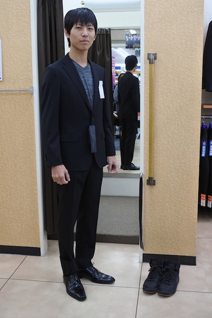 今どきのスーツはスタイリッシュ