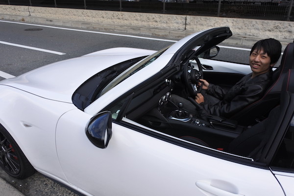 長男の初めてのロードスターの運転