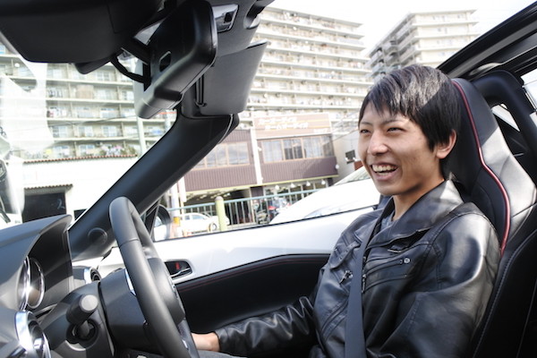 最初だから緊張するかと思いきや、いきなり笑顔