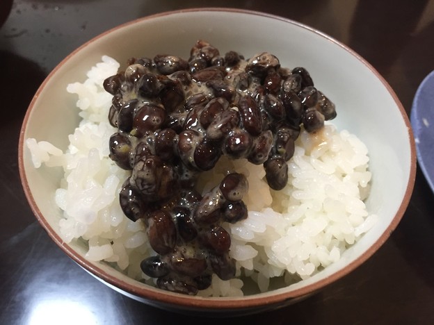 Photos: 黒豆納豆に載せた御飯